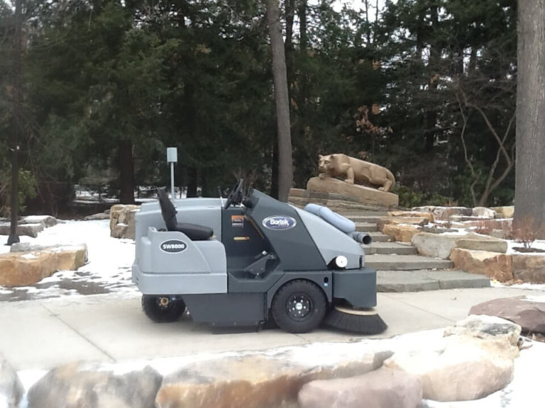 Advance SW8000 Indoor and Outdoor Parking Lot Sweeper Rental Bortek