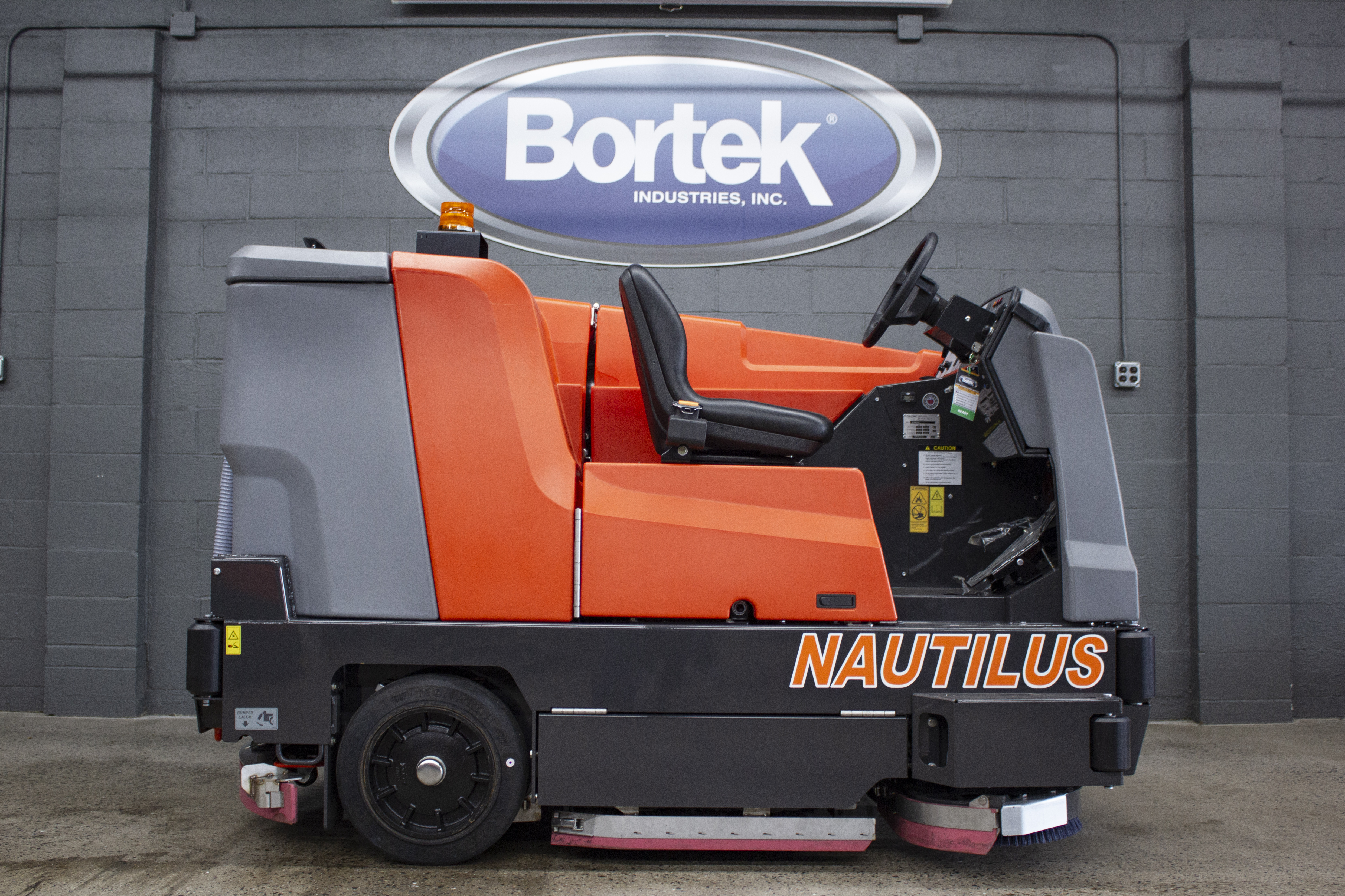 PowerBoss Nautilus Scrubber/Sweeper Bortek Industries, Inc.