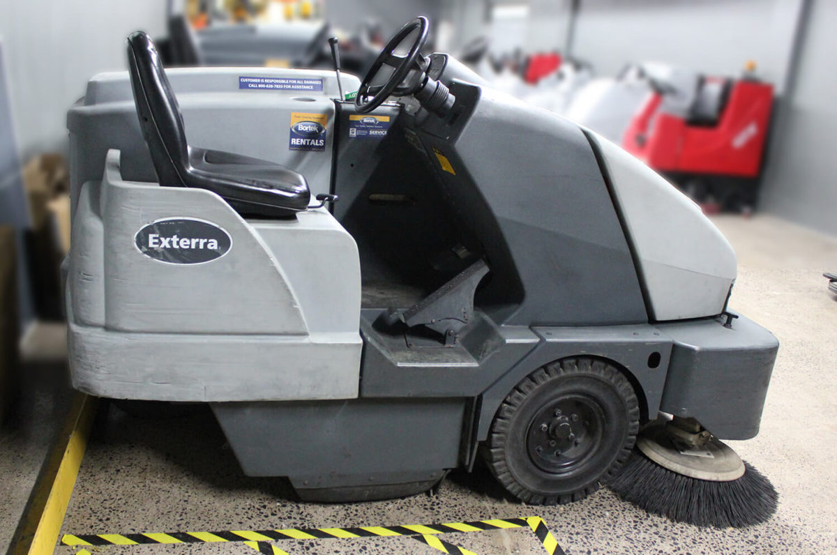 Used Advance Exterra 6340LP Sweeper