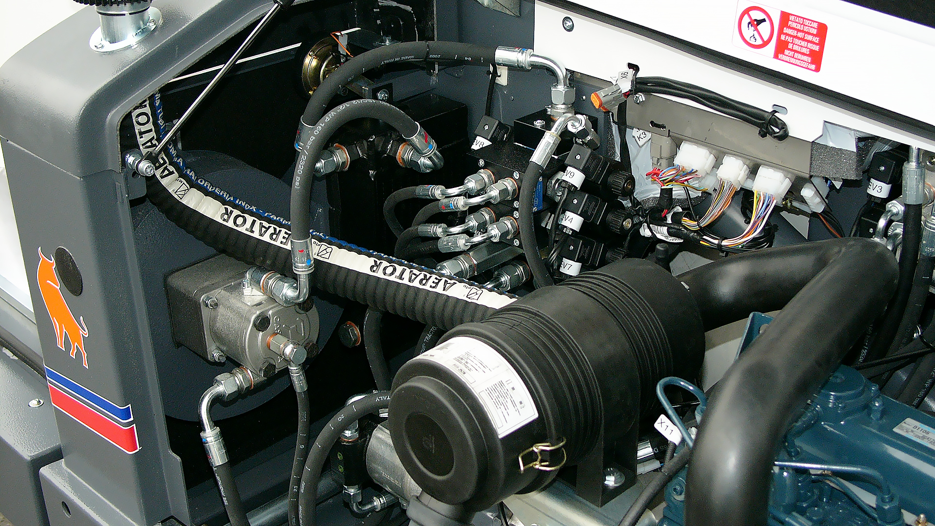 Dulevo Electric Industrial Sweeper - Image 5