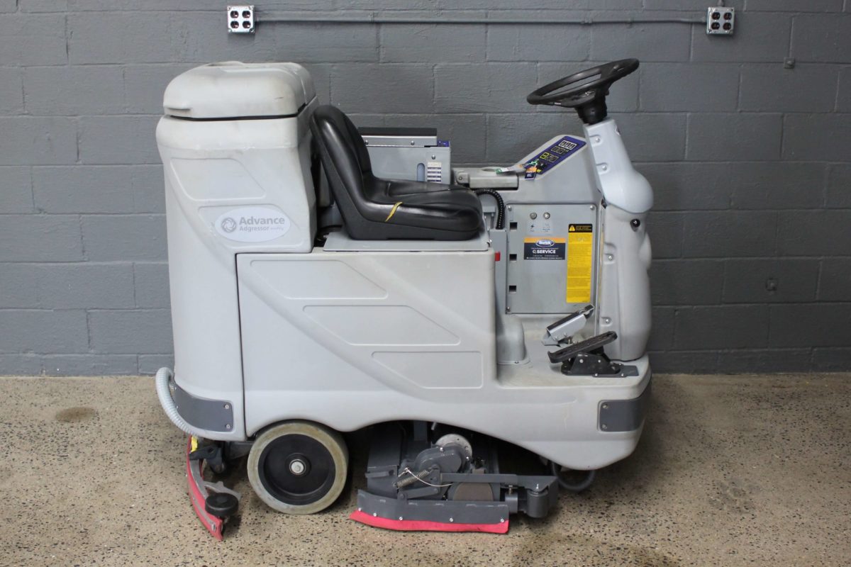 Advance Adgressor 3220C Scrubber - Image 2