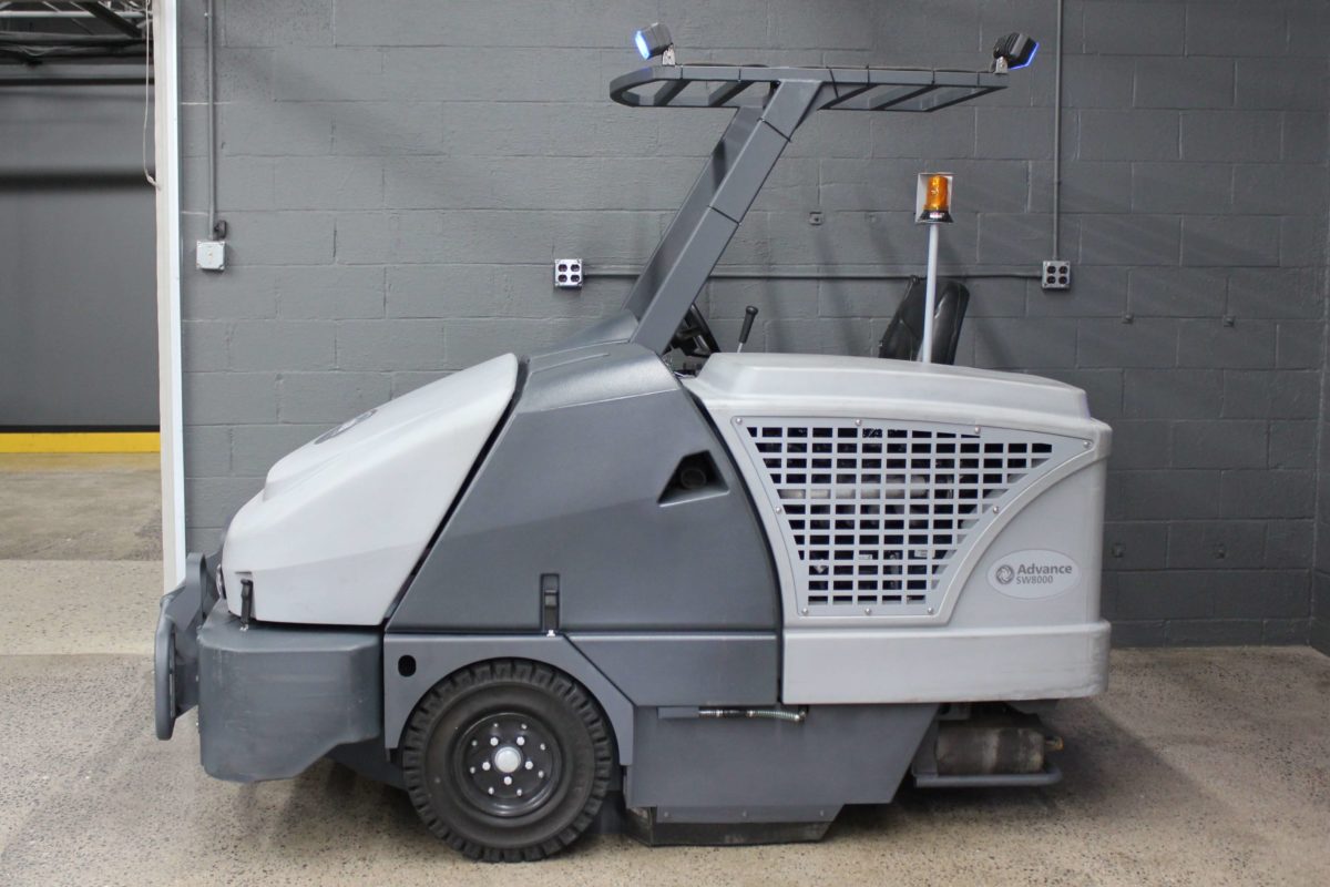 Advance SW8000 65LP Rider Sweeper - Image 3