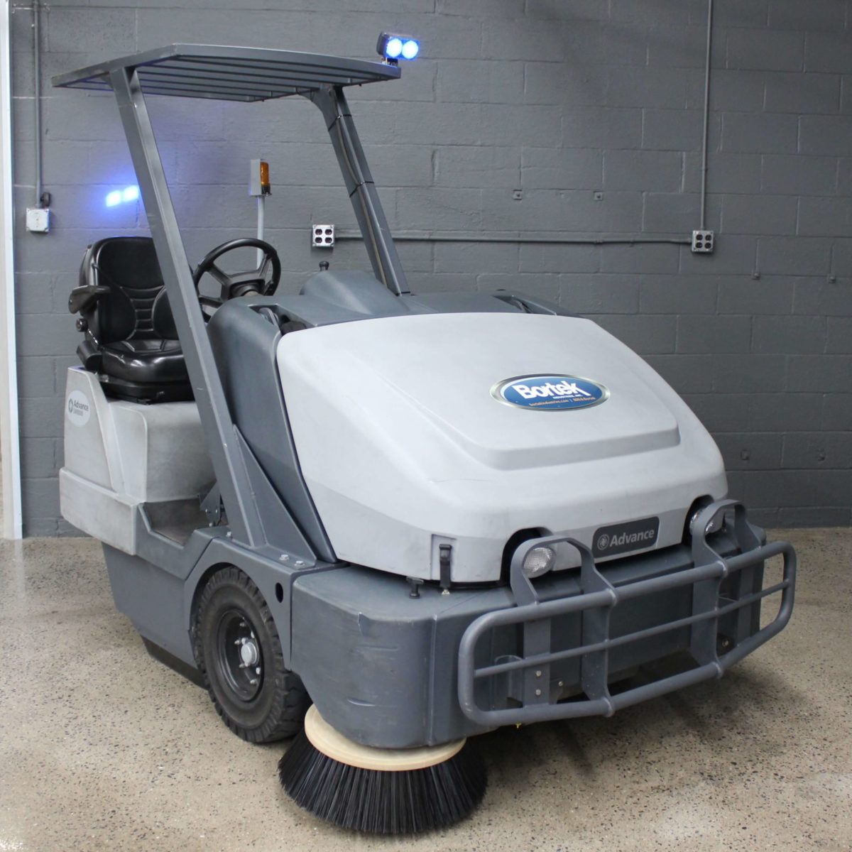 Advance SW8000 Sweeper Reconditioned