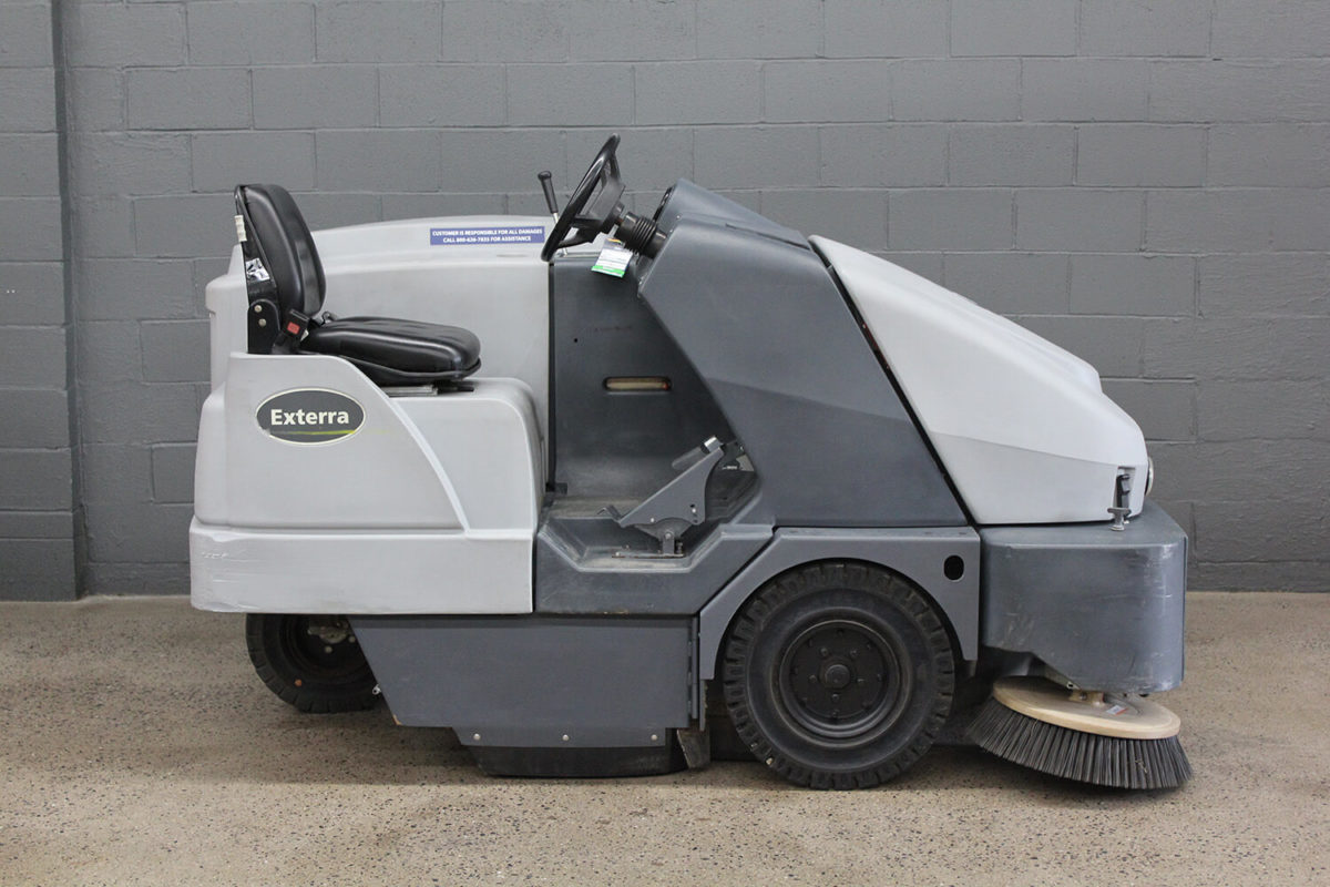 Reconditioned Advance Exterra Sweeper 5340G Side