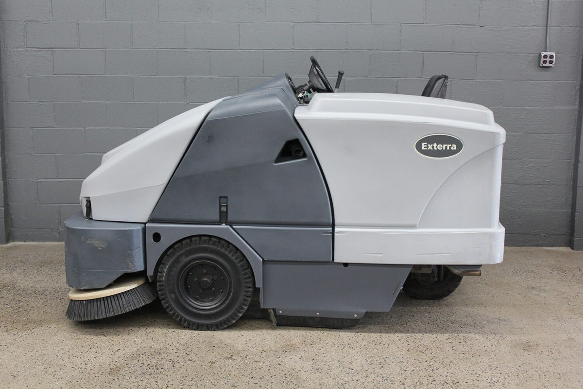 Reconditioned Advance Exterra Sweeper 5340G Side