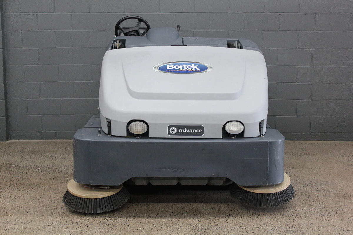 Reconditioned Advance Exterra Sweeper 5340G Front