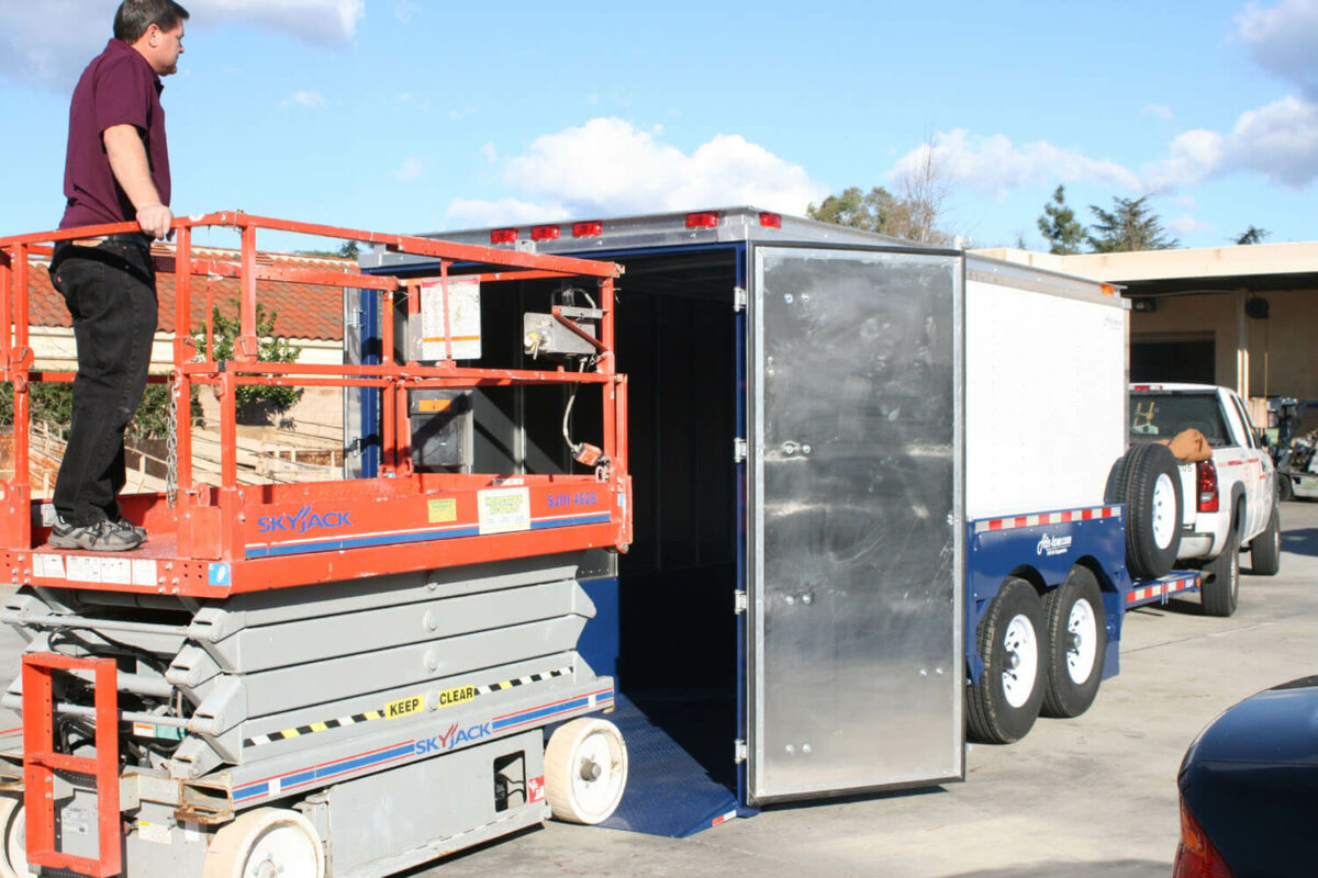 Air-Tow E-14 Enclosed Trailer - Image 3