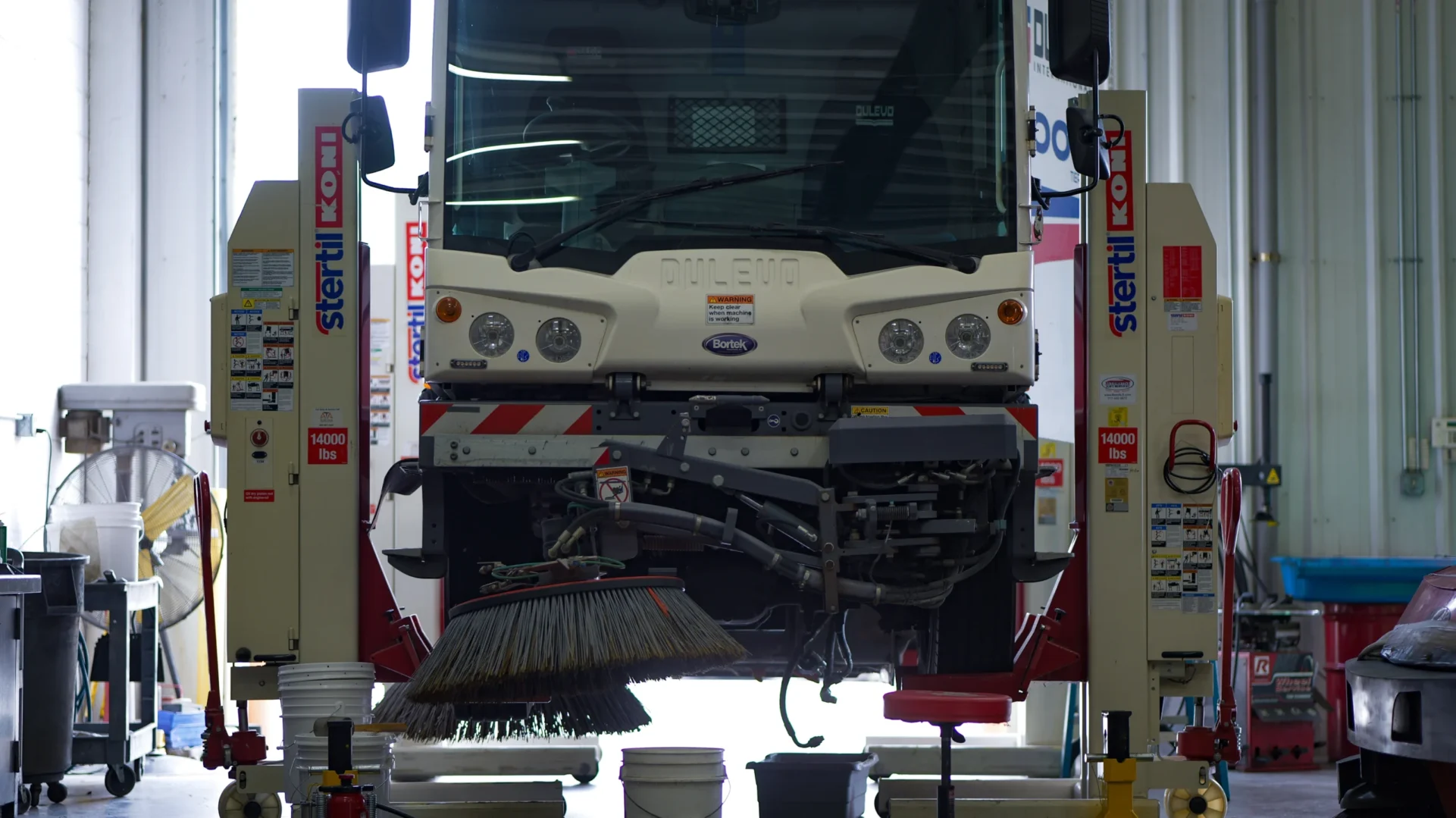 Bortek full-spec in-shop cleaning equipment service center