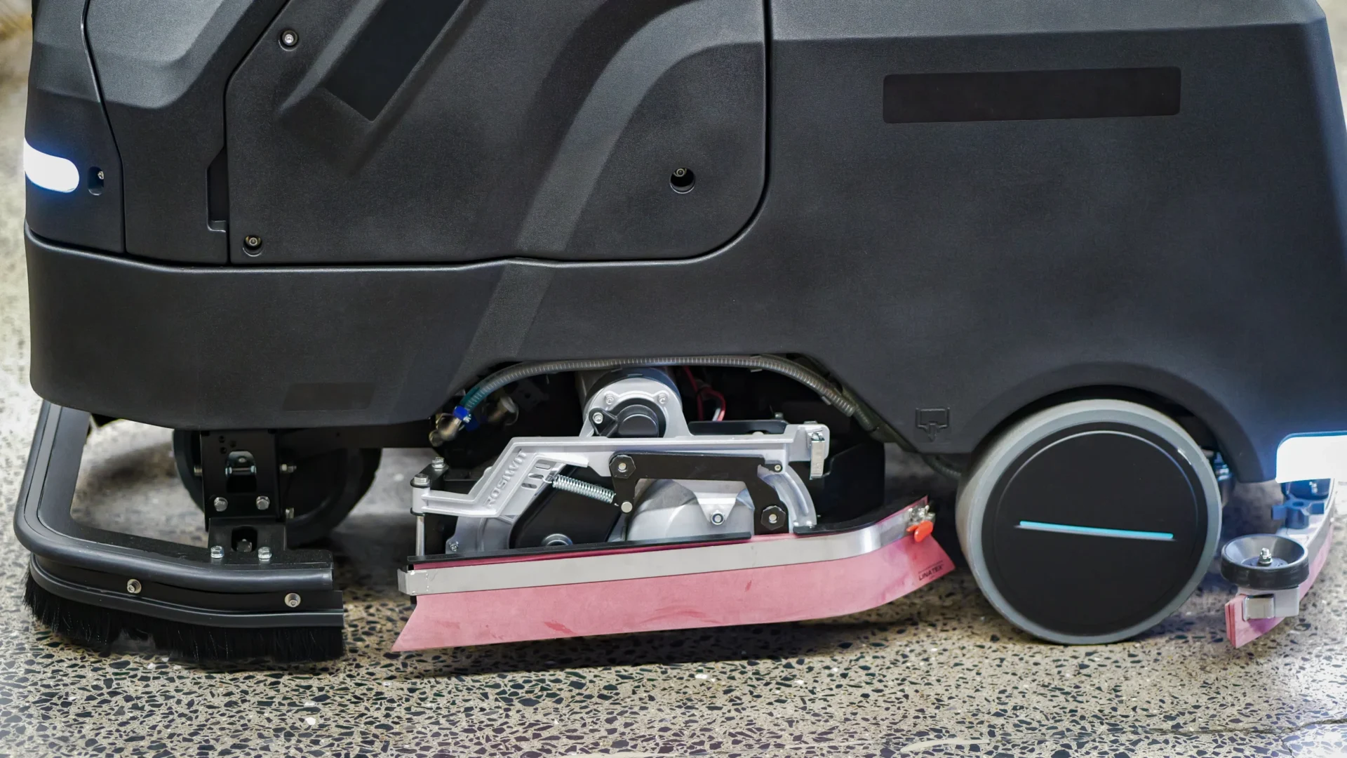 Big Ox Ai 32 Autonomous Floor Scrubber - Image 8