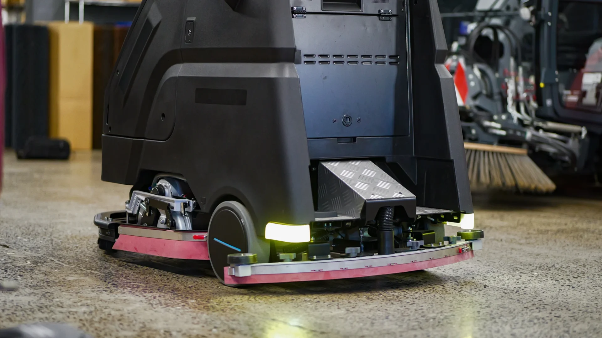 Big Ox Ai 32 Autonomous Floor Scrubber - Image 7